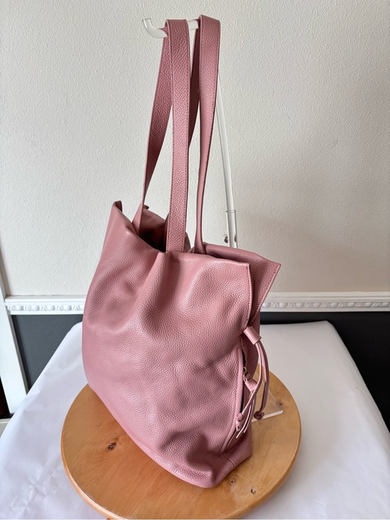 Tote Le Monde Handbags - NEW Tote Le Monde Roma Cinch 100% Leather Everyday Pebbled Tote in Dusty Rose